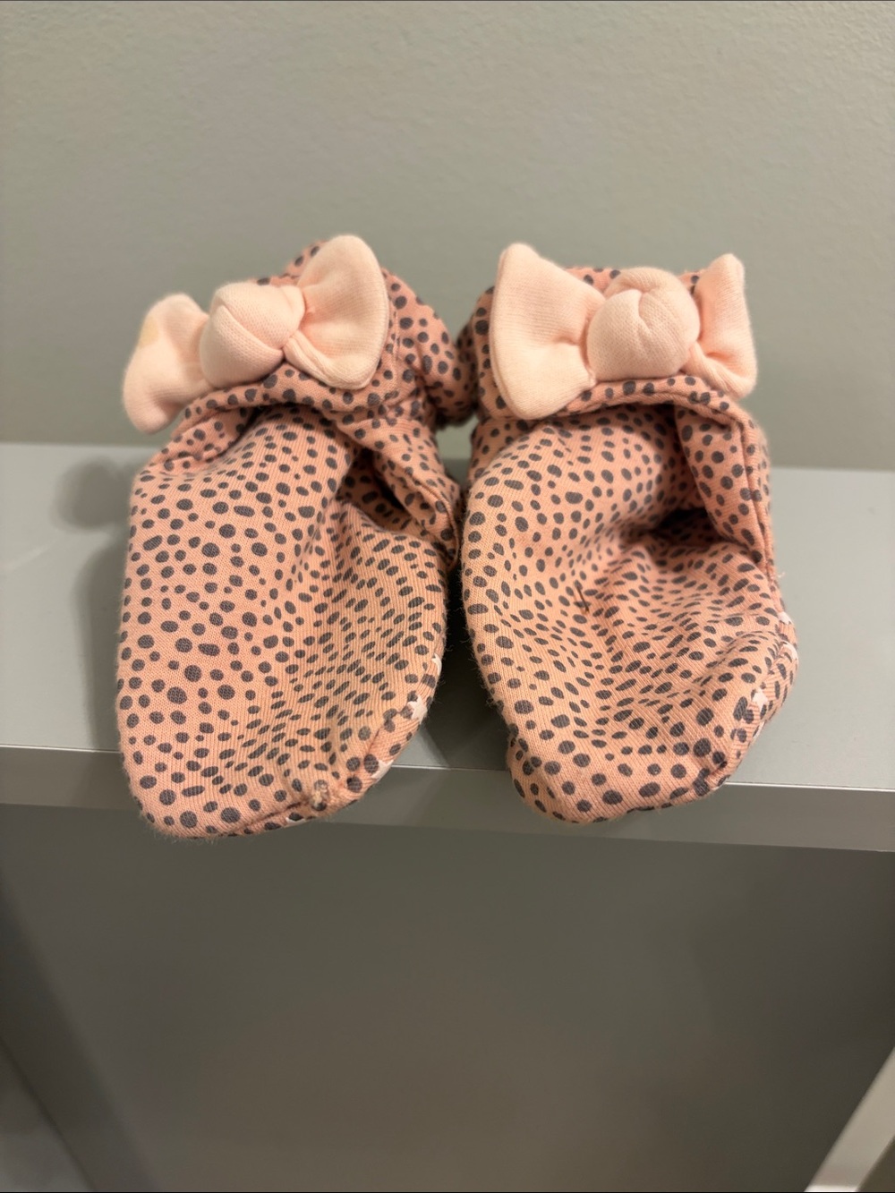 Robeez Snap Closure Pink Polka Dot Baby Bow Booties